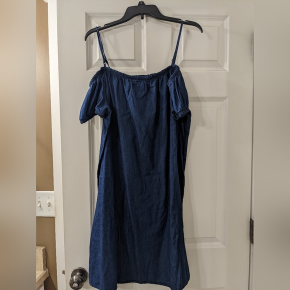 Summer dresses - Picture 8 of 11